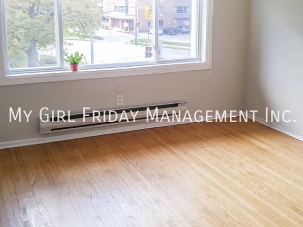 58 Albert St #5, Waterloo, ON N2L 3S2