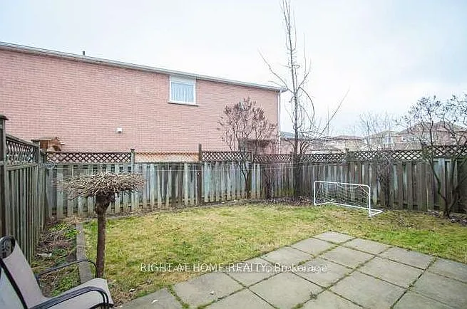56 Stanwell Dr #LOWER — Photo 7