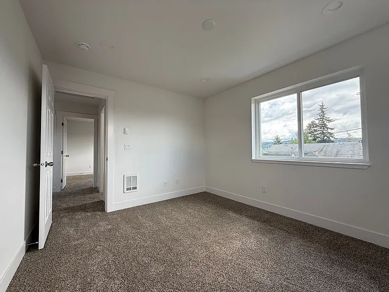 912 Alabama St — Photo 20