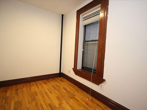 4th image of 119 E 96th St #6A