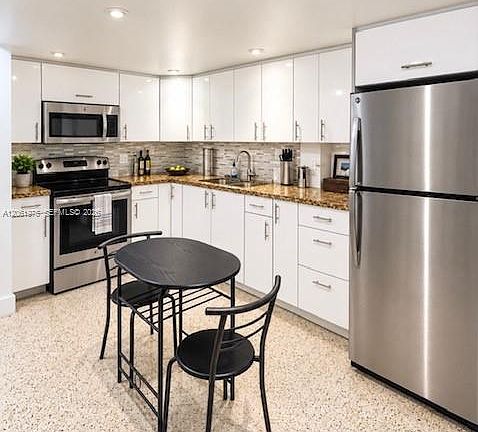 3rd image of 652 NW 3rd St APT 306