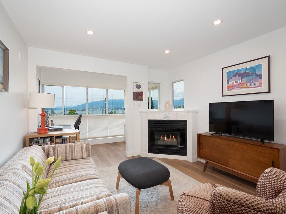 1st image of 2211 Wall St #208