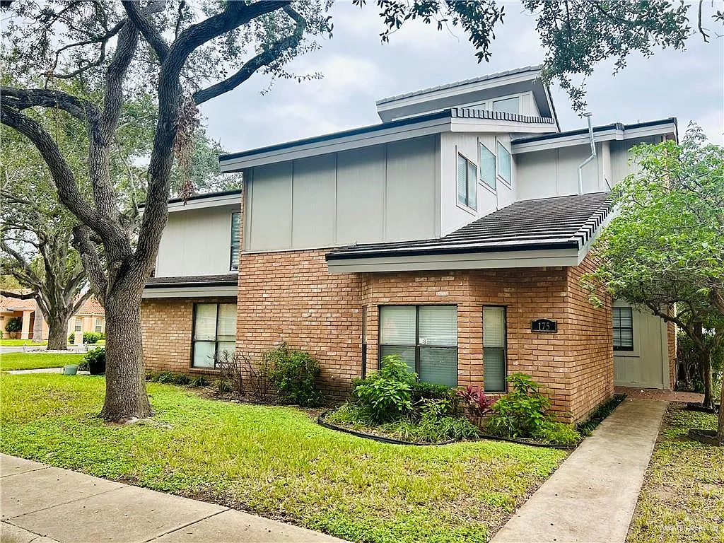 4 bed, 3.0 bath, 1816 sqft, $1,850 — Photo 1