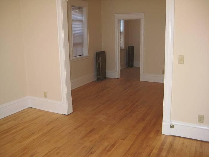 2nd image of 906 Raymond Ave