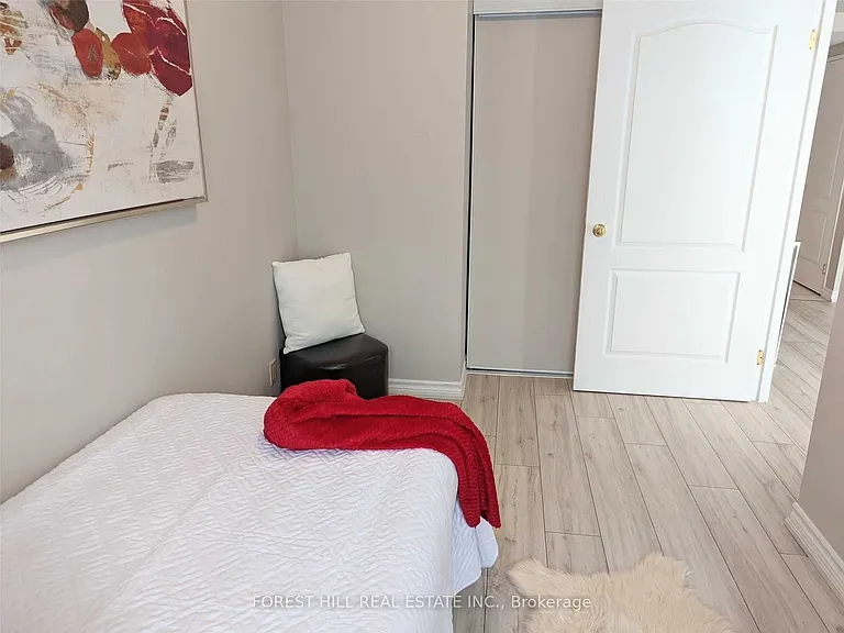 9 Greenbriar Rd #103 — Photo 17