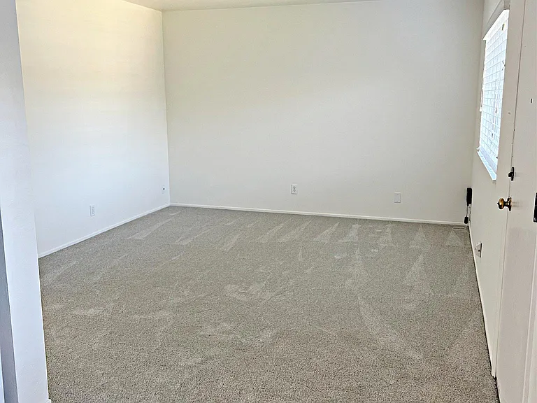 Capri Apartments — Photo 12