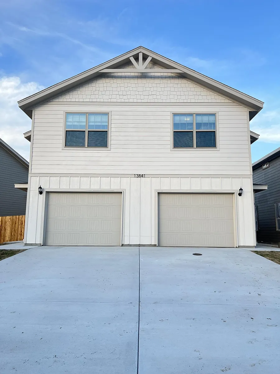 Building Photo - 13841 Enzo Gate #101