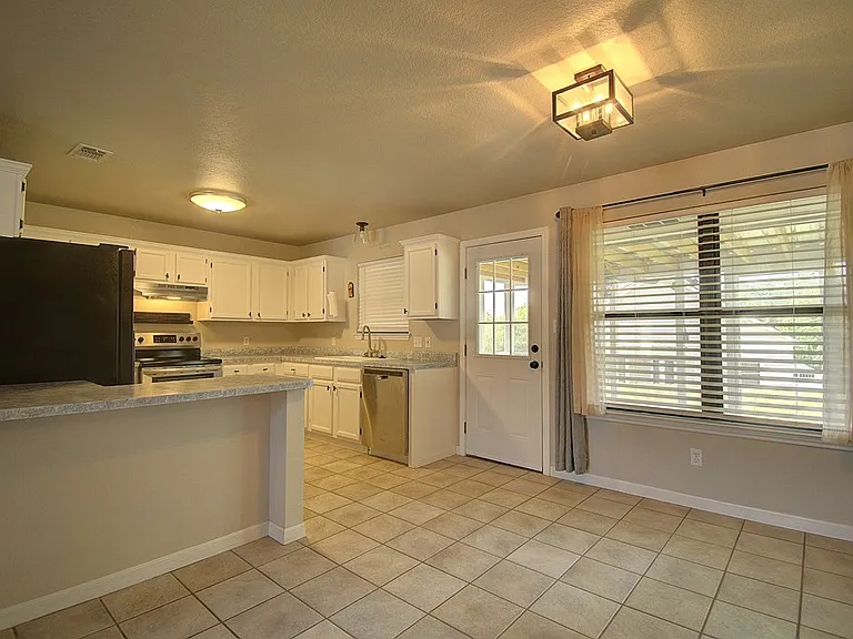 117 Dover Dr — Photo 6