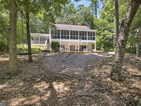 5th image of 834 Hardy Rd