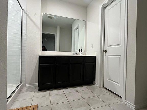 4th image of 3141 Glazner Dr