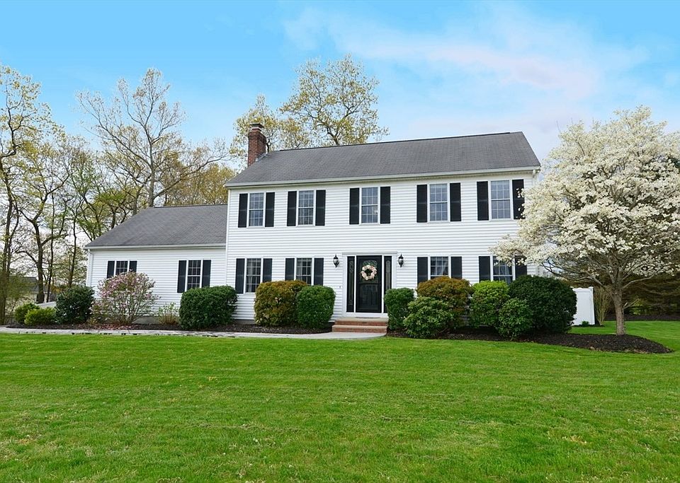 1st image of 20 Wintergreen Ln