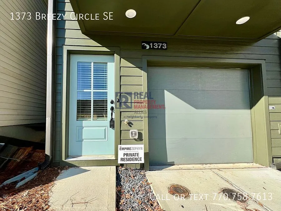 Dream Townhome in Dream Neighborhood — Photo 2