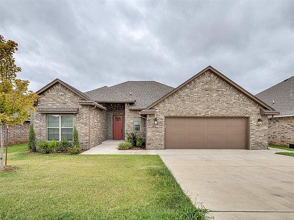 3rd image of 2904 Summit Hollow Dr