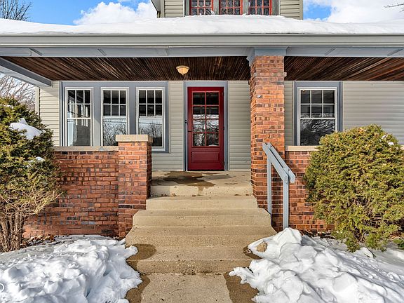 3rd image of 6530 Shelbyville Rd