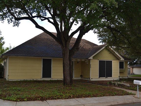 2nd image of 204 Gingerbread Ln
