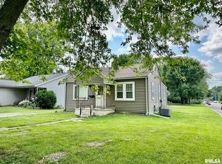 213 Oakwood Ave, East Peoria, IL 61611