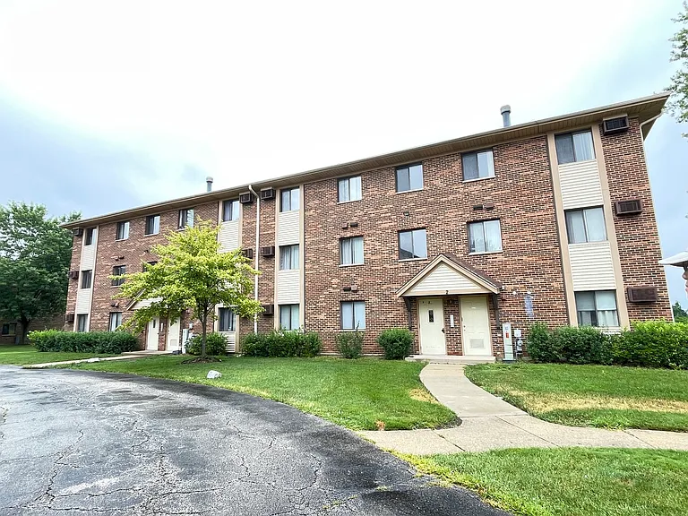 4 Parkside Ct #7 — Photo 15