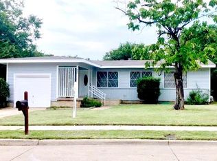 320 W Pecan St, Hurst, TX 76053