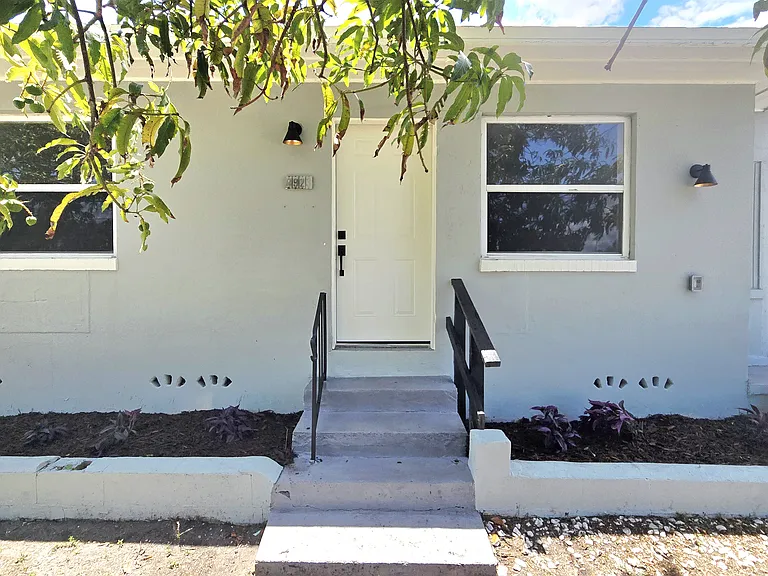 1919 Dr Martin Luther King Jr St S #1923 — Photo 13