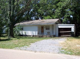 113 S McDonald St, Puryear, TN 38251