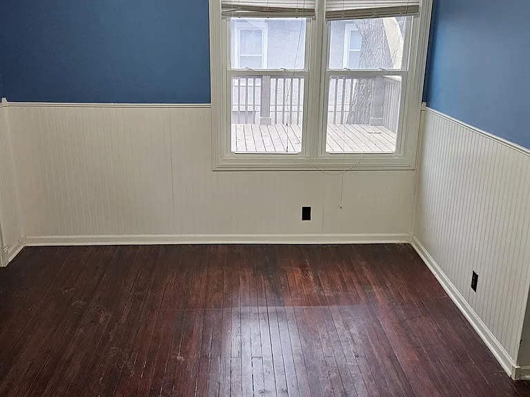 107 N Chestnut St — Photo 11