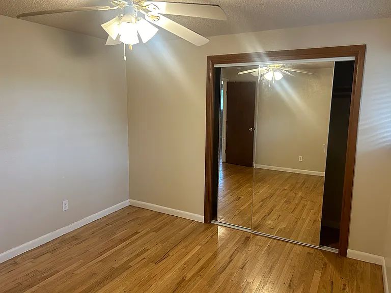 Secondary bedroom