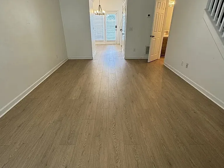 809 Benton Ave — Photo 2