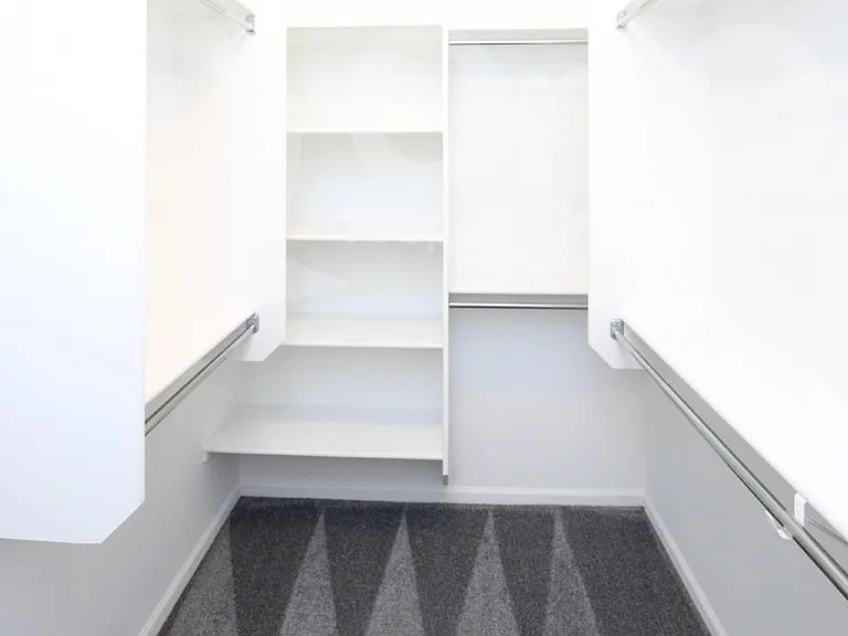 24750 W Huntington Dr — Photo 17