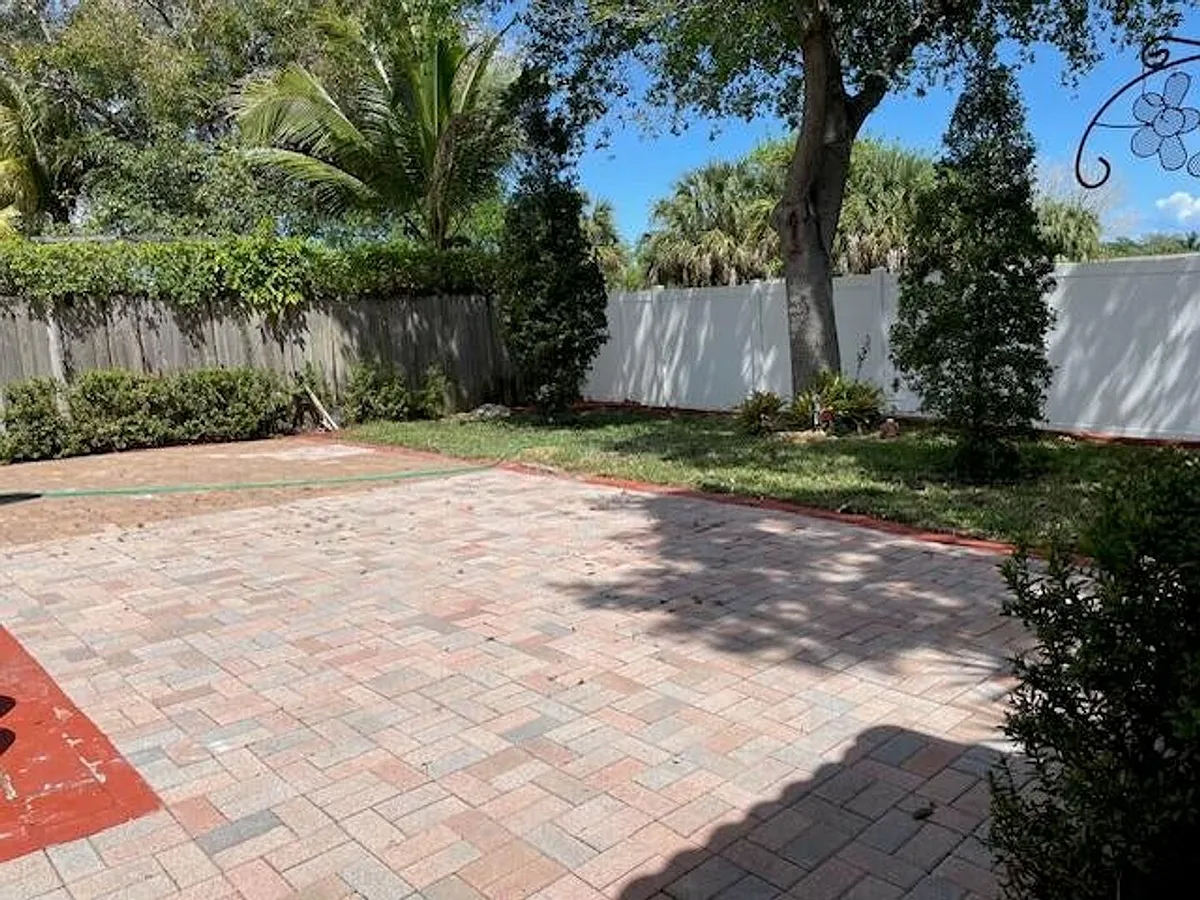 Building Photo - 6352 NW 36th Ave #6352