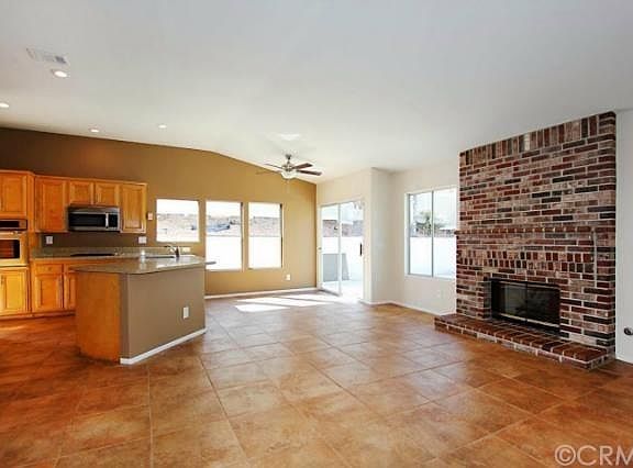 5th image of 2890 Taylor Ave