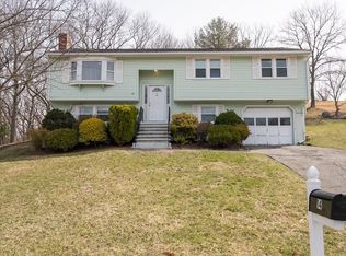 14 Rag Rock Dr, Woburn, MA 01801