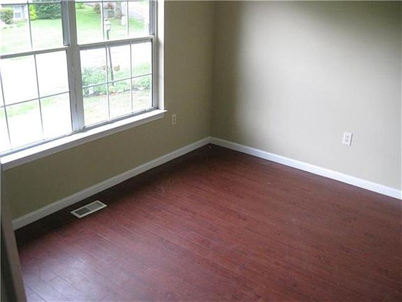 3rd image of 11118 Surry Woods Ct