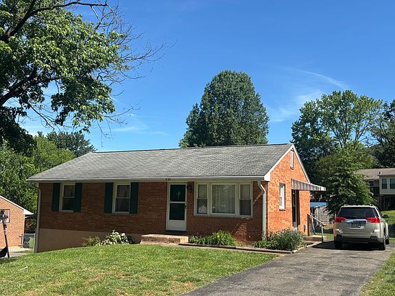 2nd image of 4644 Casper Dr NE