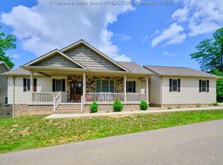 495 Double Eagle Dr, Charleston, WV 25314