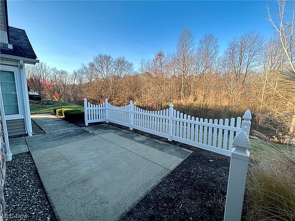 5th image of 214 Shaw Dr
