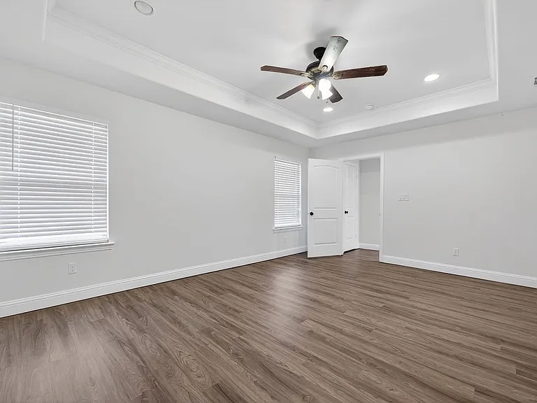 118 Vaughn Ln — Photo 4