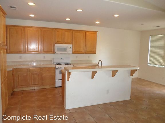 5th image of 37775 Alder Ct