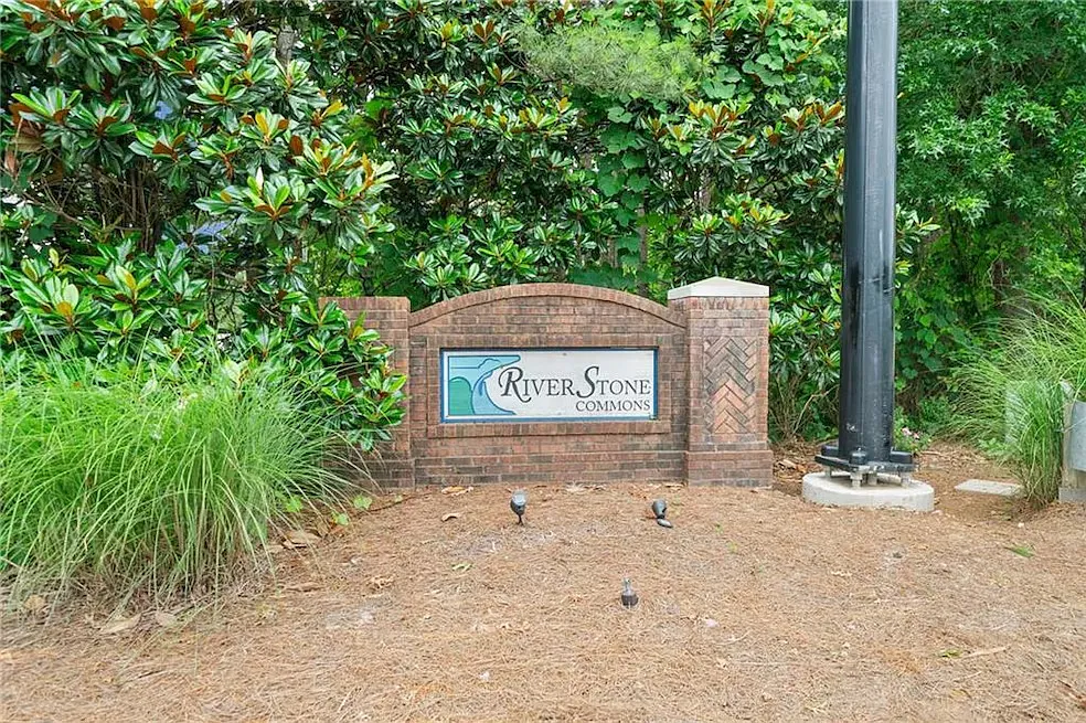 Building Photo - 122 Riverstone Commons Cir