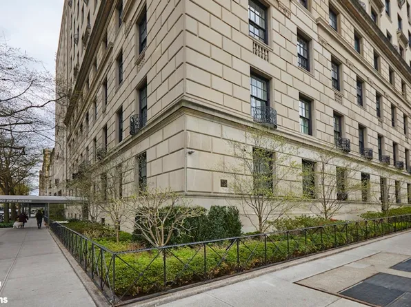 905 Fifth Avenue MAISONETTE image 3 of 22