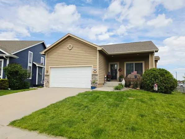 202 SW Carriage Dr, Ankeny, IA 50023