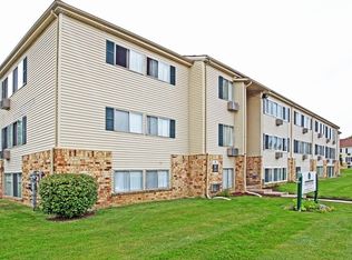 Edgewood Park Apartments, Pontiac, MI 48340