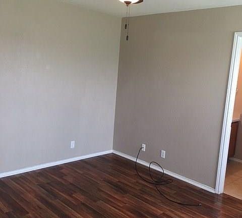 3rd image of 602 S Pauley Dr