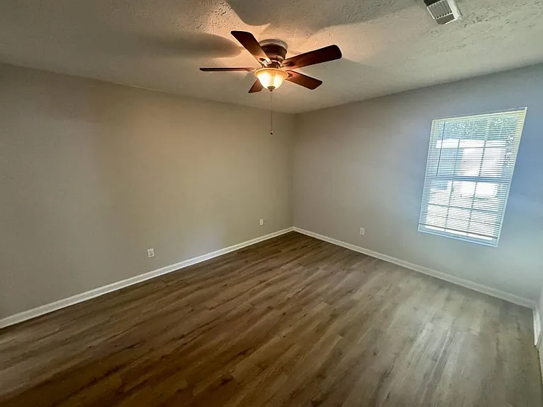 315 Pleasant Rd — Photo 6