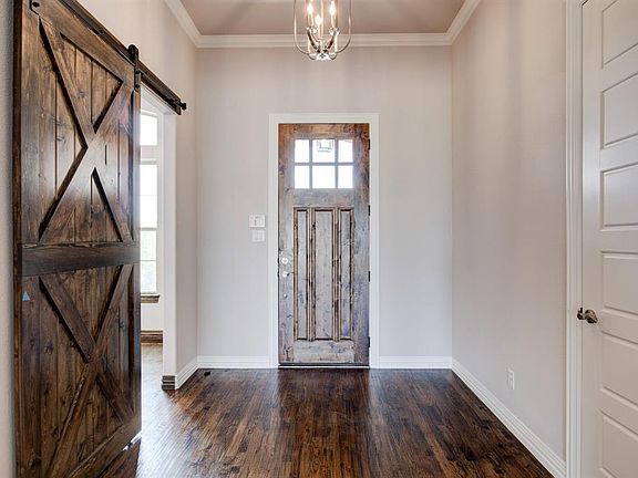 4th image of 320 El Pescado Ct