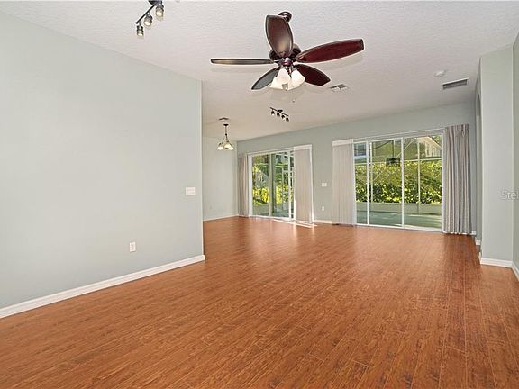 3rd image of 896 Wolf Creek St