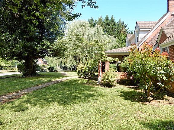 5th image of 1436 Edley Pl