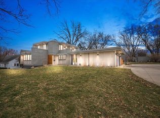 3131 W 4th St, Waterloo, IA 50701