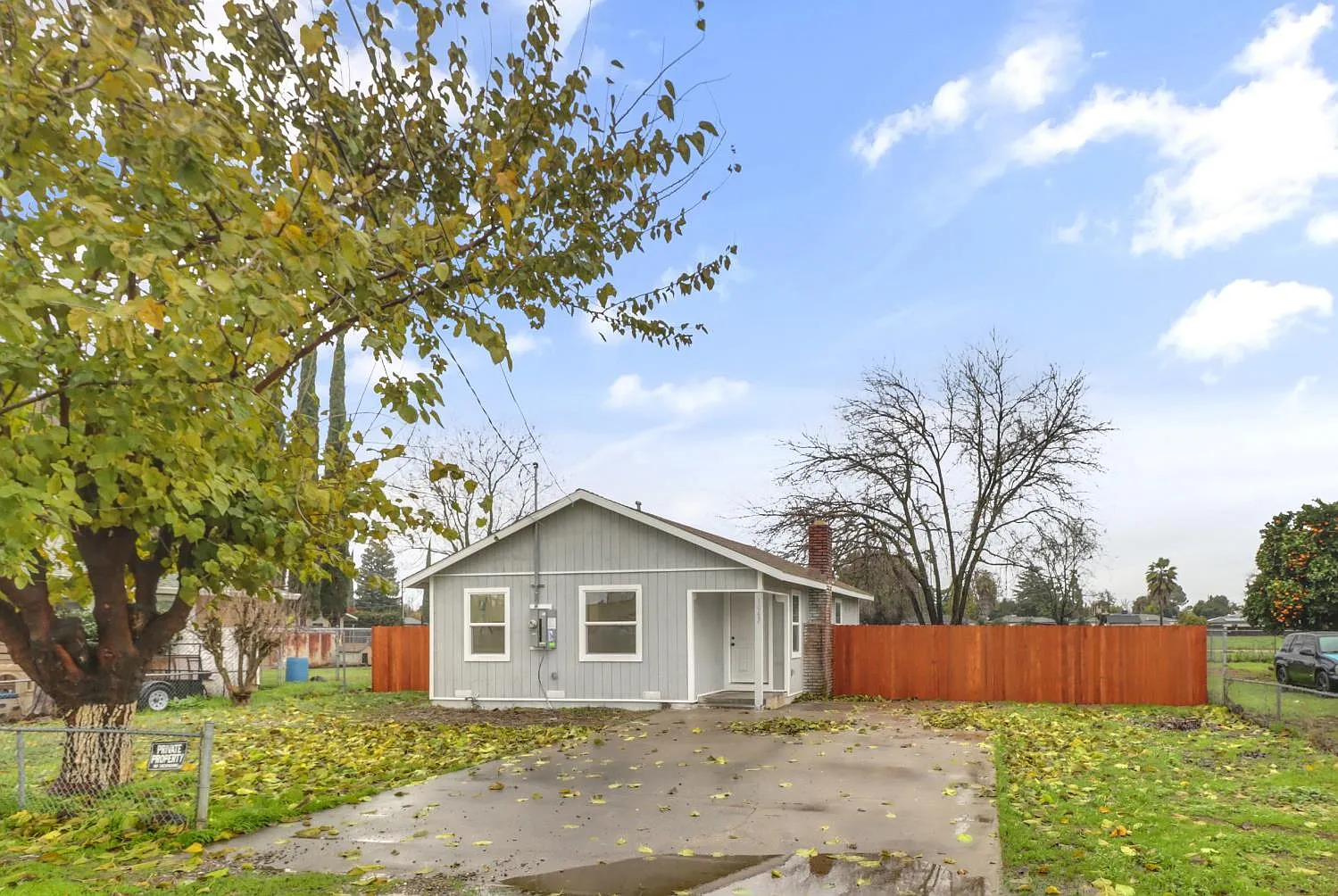 1067 Laurel Ave photo 1