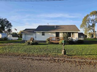 305 Truax St, Bristow, IA 50611