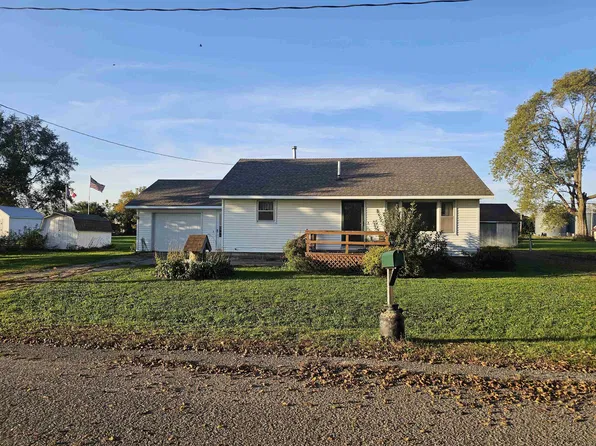 305 Truax St, Bristow, IA 50611